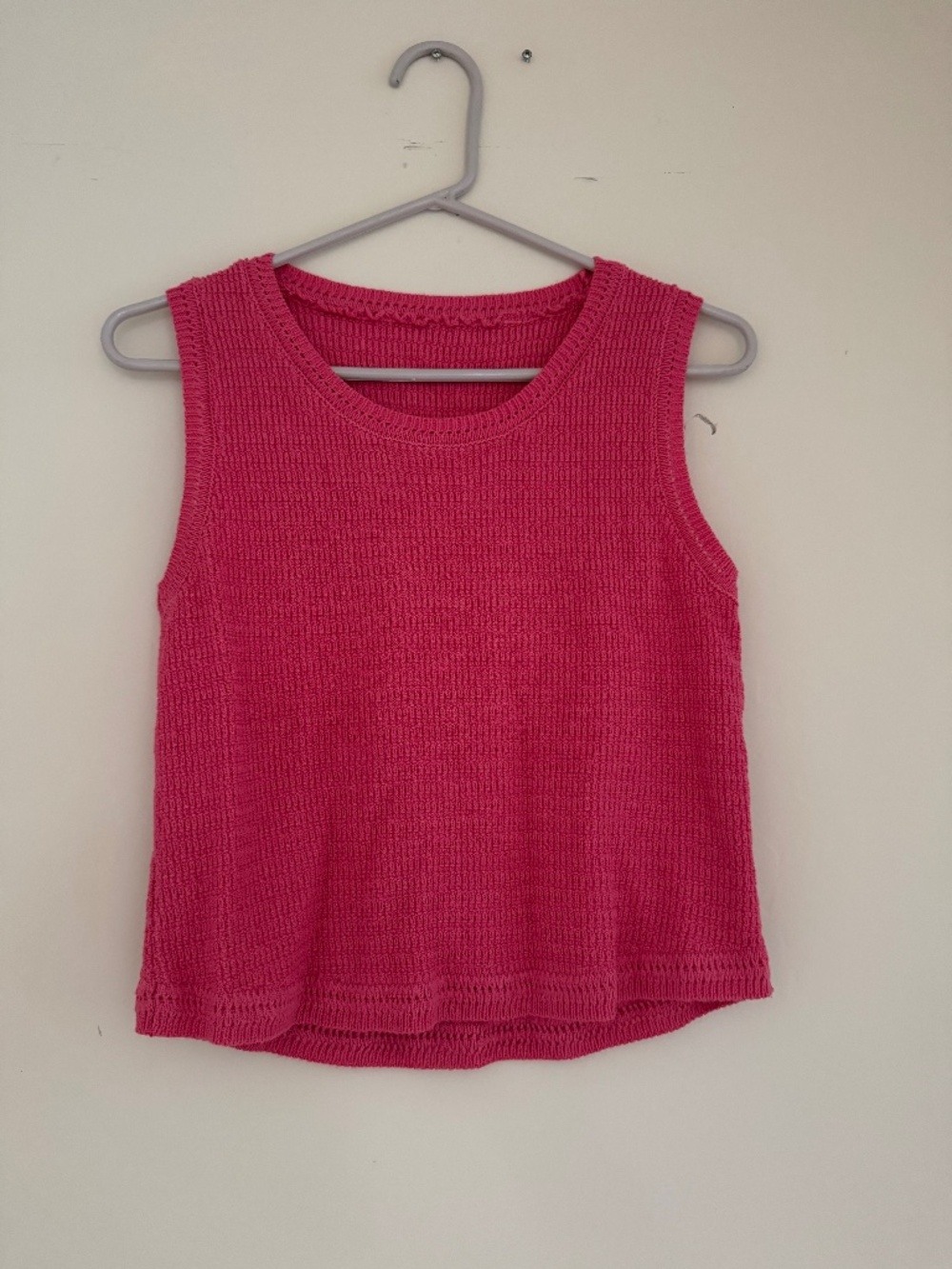NWOT Women's Sweater Tank Top Shirt Pink-Small